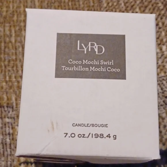 4/$60 New Avon "Coco Mochi Swirl" Scented Candle - 198.4 g (7.0 oz.) - Picture 4 of 7